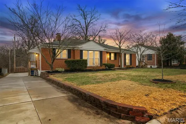 852 Berick Drive, University City, MO 63132