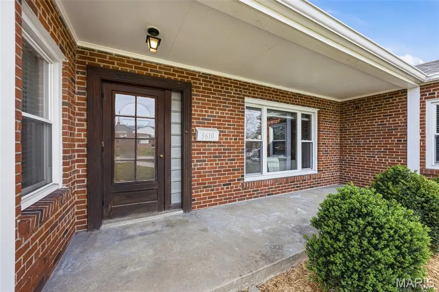 5610 Winona Avenue, Saint Louis, MO 63109 - #2
