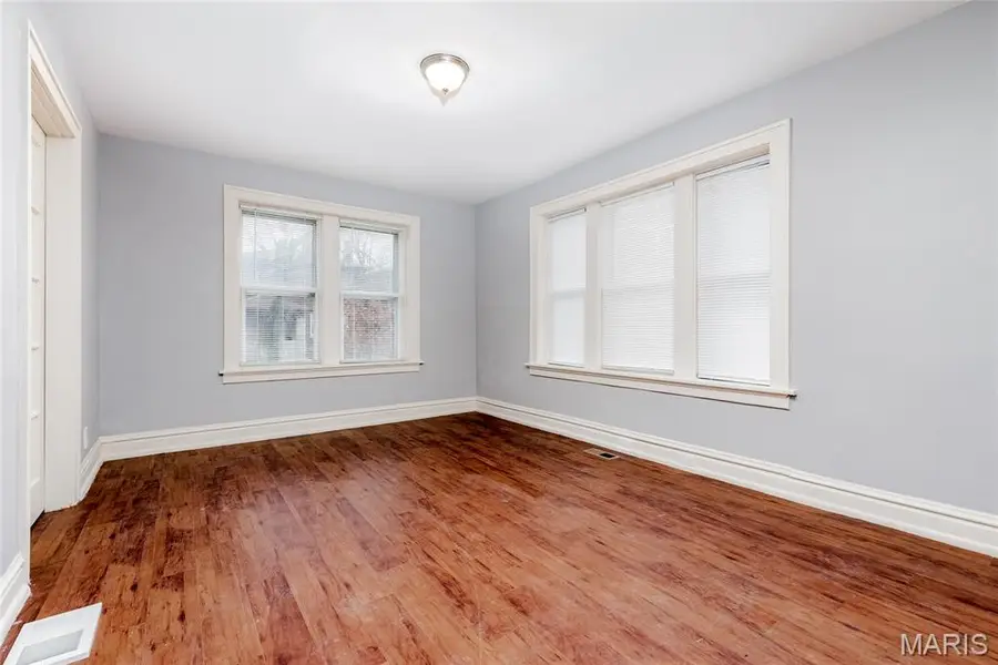 4223 Ellenwood Avenue, Saint Louis, MO 63116 - #2