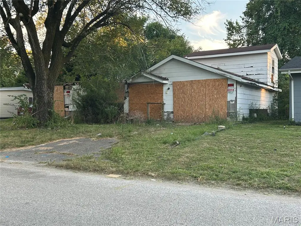 818 E 5th Street, Cahokia, IL 62206 - #1