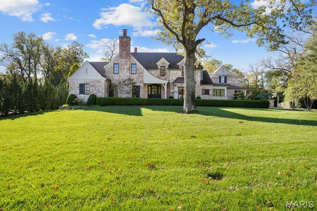 12 Ladue Manor, Ladue, MO 63124 - #1