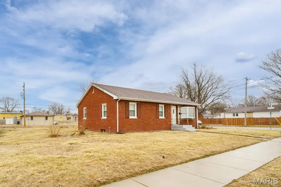 1735 Rhodes Street, Madison, IL 62060 - #3