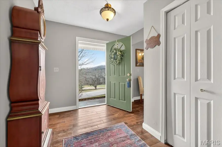 1102 Lakeview Drive, Pacific, MO 63069 - #3