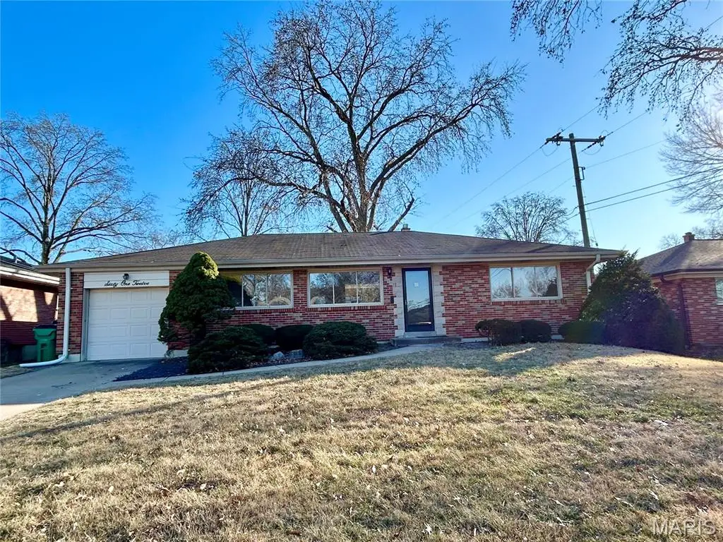 6112 Deerwood Drive, Saint Louis, MO 63123 - #1