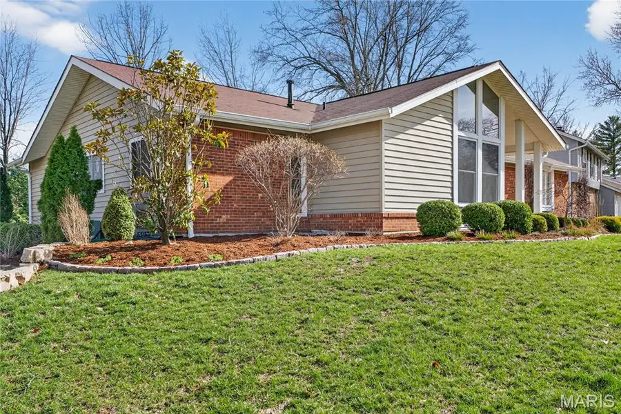 15424 Country Ridge Drive, Chesterfield, MO 63017 - #2