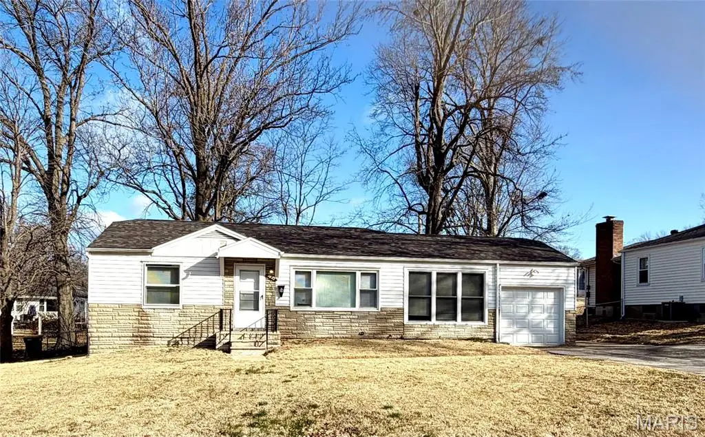 1033 Bakewell Drive, Bellefontaine Neighbors, MO 63137 - #1