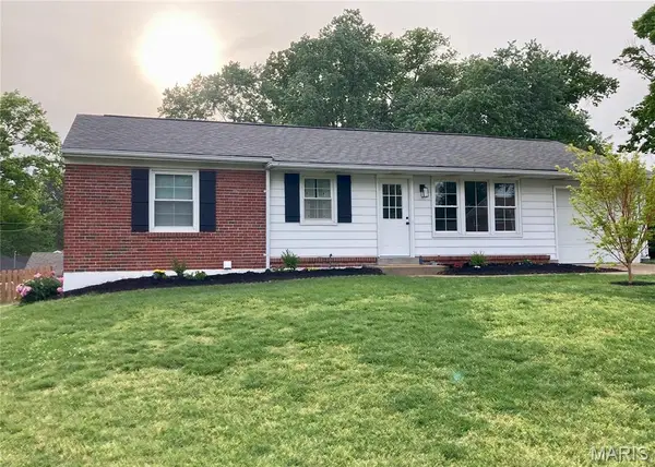 9931 Foxglove Drive, St Louis, MO 63123