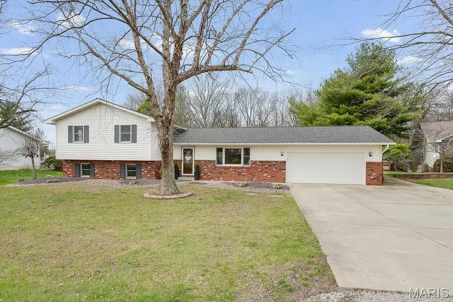 4 Frisse Court, Highland, IL 62249 - #2