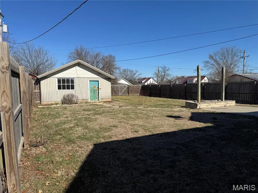 107 E Franklin Avenue, Owensville, MO 65066 - #2