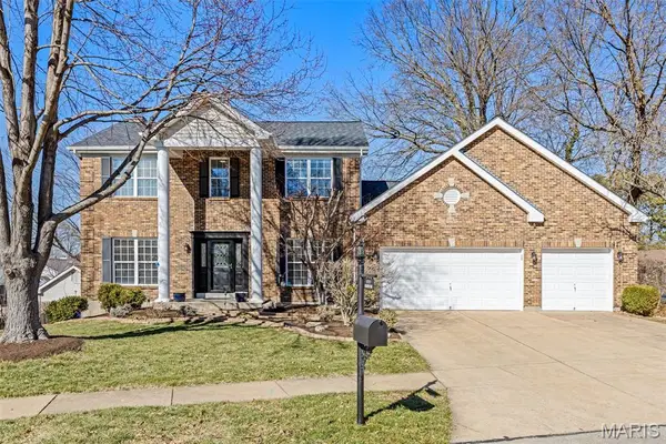 11715 Hedgefield Lane, Sunset Hills, MO 63126