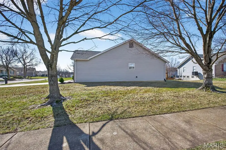 2071 Hackmann Estates Drive, Saint Charles, MO 63303 - #3