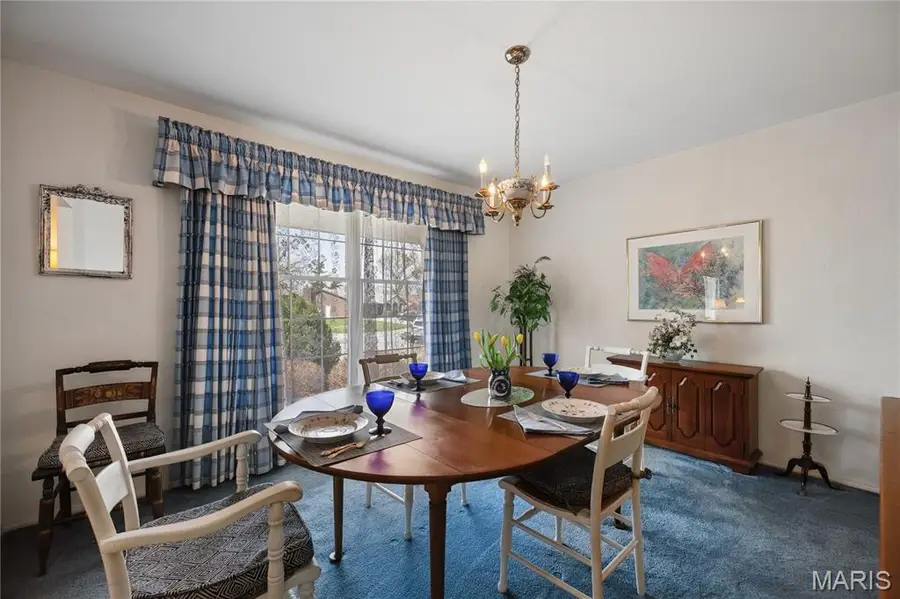 12321 Woodline Drive, Creve Coeur, MO 63141 - #3