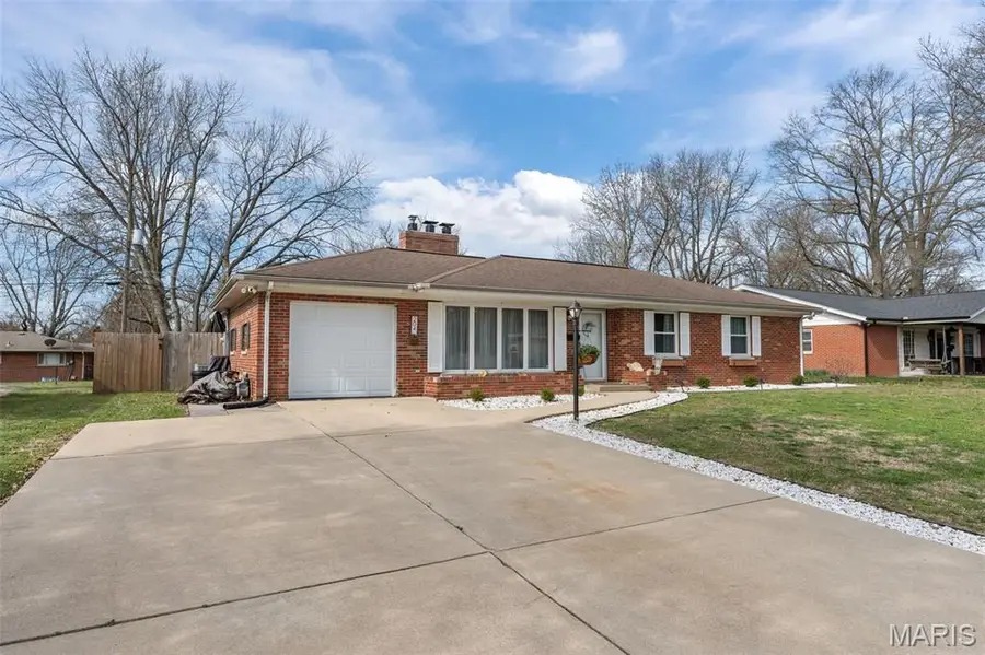 204 Southgate Drive, Belleville, IL 62223 - #2