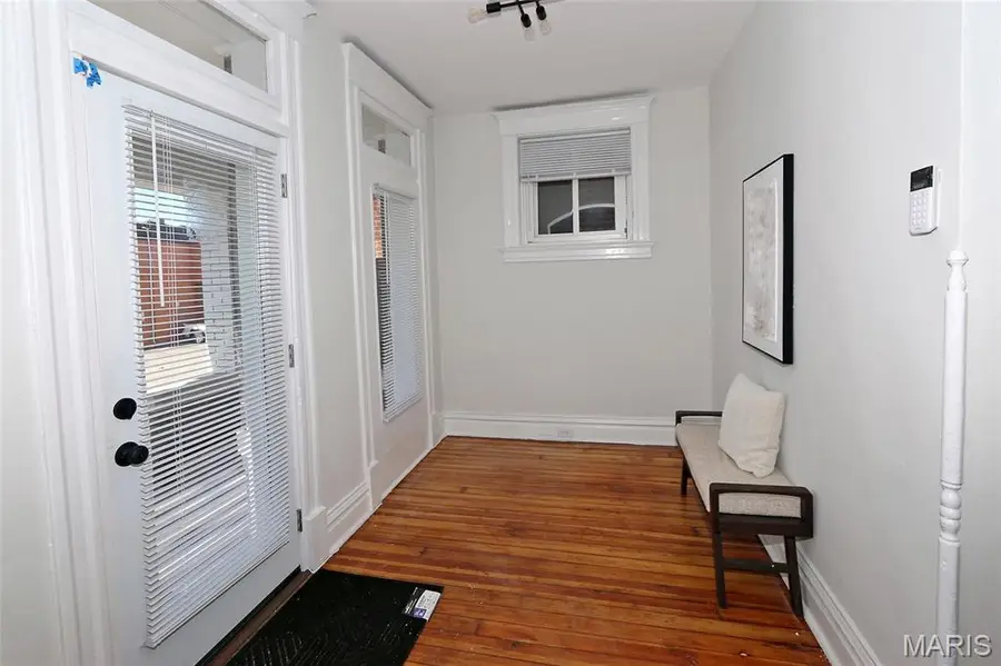 5614 S Compton Avenue, Saint Louis, MO 63111 - #2