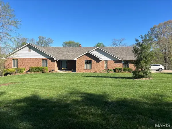 283 S Lake Drive, Cape Girardeau, MO 63701