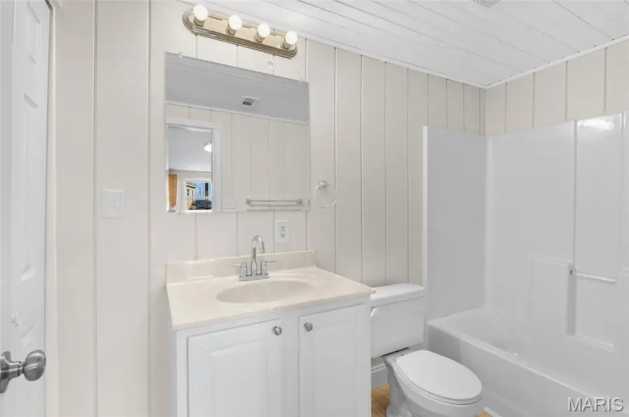 427 Valley Lane, Collinsville, IL 62234 - #2