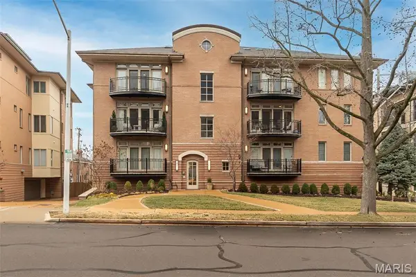 40 Brighton Way #2N, Clayton, MO 63105