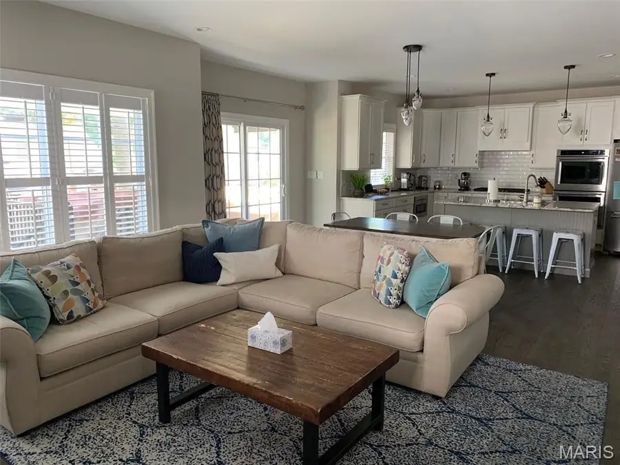 506 Edna Avenue, Saint Louis, MO 63122 - #3