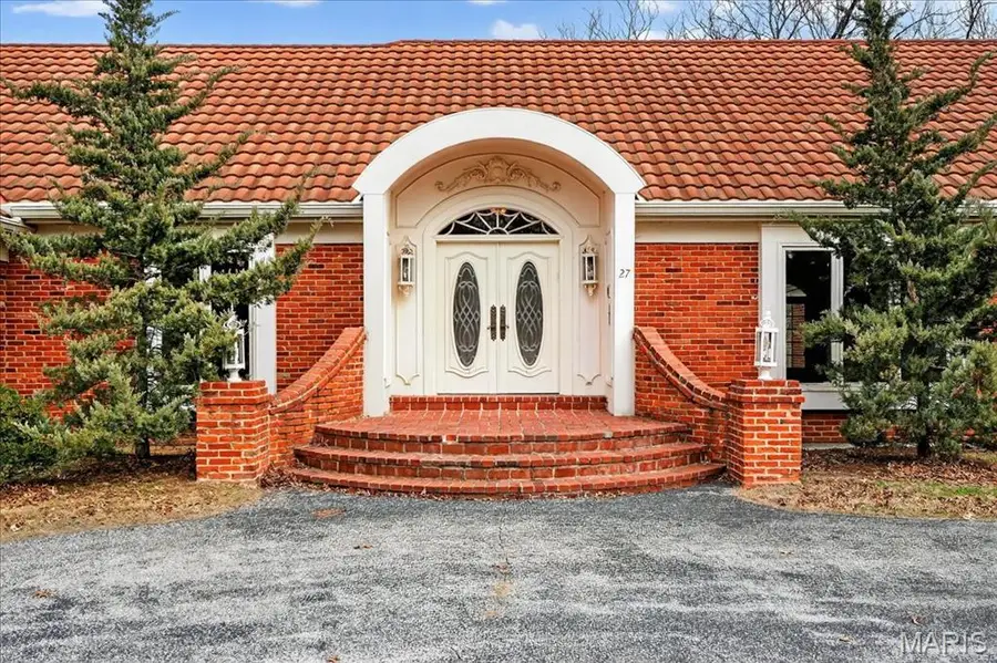 27 Meadowbrook Country Club Estate, Ballwin, MO 63011 - #3