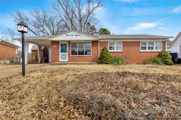 9200 Papoose Drive, St Louis, MO 63123