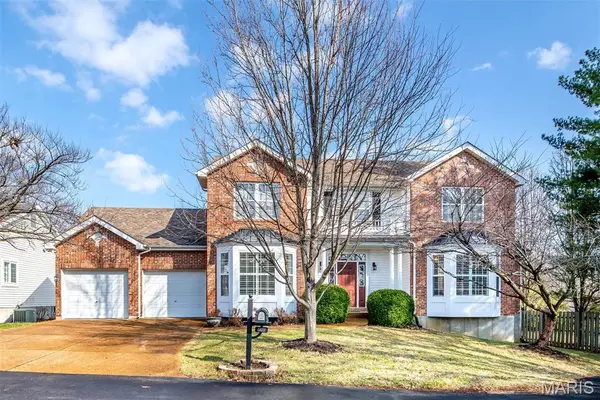 8822 Lynn Lane, St Louis, MO 63127