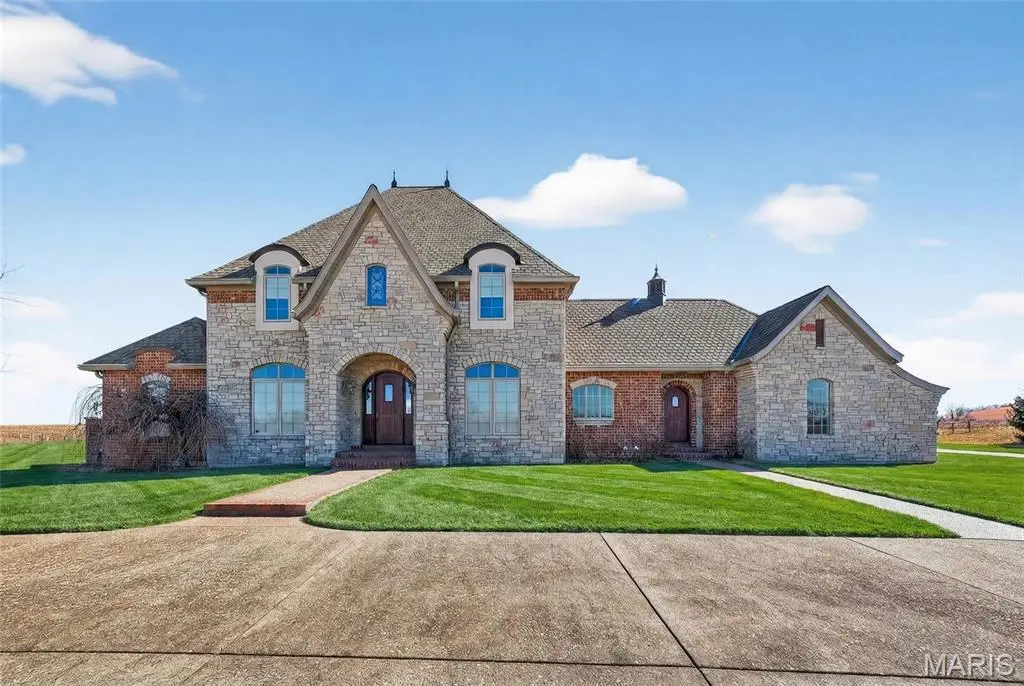 2662 N Hwy 79, Elsberry, MO 63343 - #1