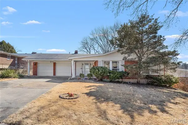 1244 Hobson Drive, St Louis, MO 63135