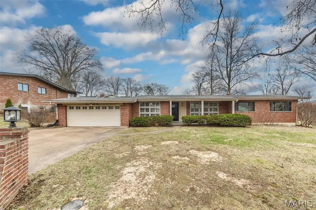 525 Beaucaire Drive, Saint Louis, MO 63122 - #1