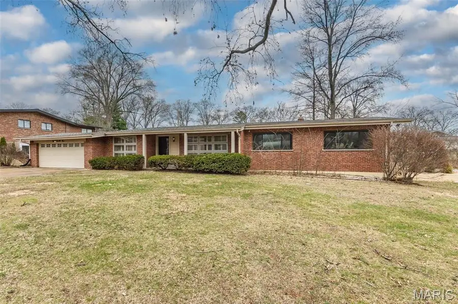 525 Beaucaire Drive, Saint Louis, MO 63122 - #2