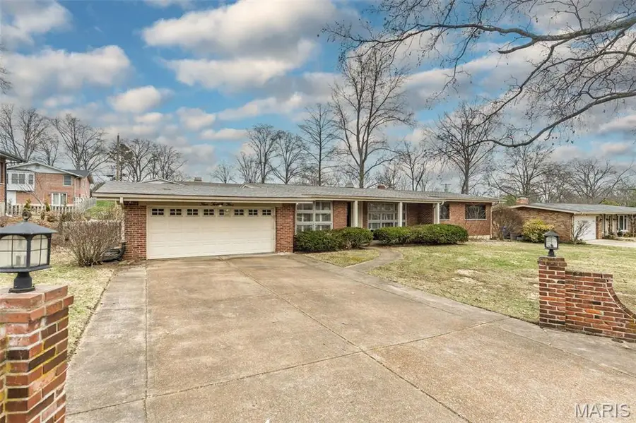 525 Beaucaire Drive, Saint Louis, MO 63122 - #3