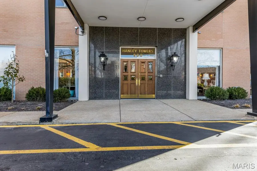 900 S Hanley Road #12E, Clayton, MO 63105 - #2