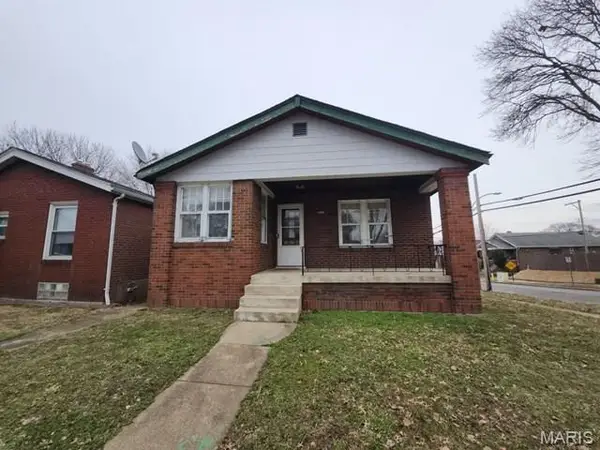 4660 Ray Avenue, St Louis, MO 63116