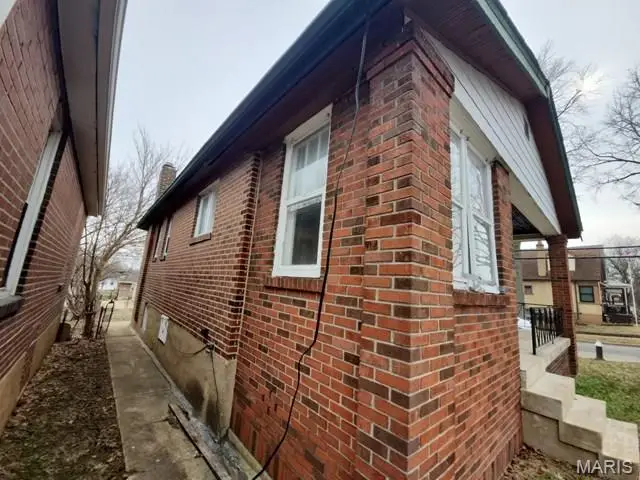 4660 Ray Avenue, Saint Louis, MO 63116 - #2