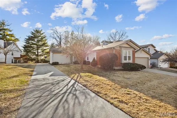 3060 Autumn Shores Drive, Maryland Heights, MO 63043