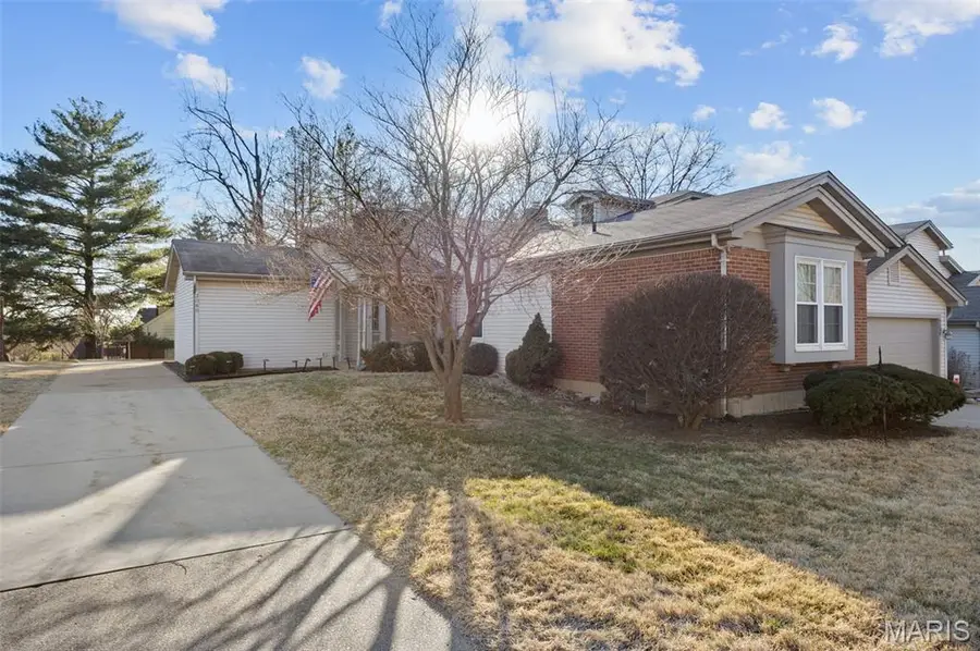 3060 Autumn Shores Drive, Maryland Heights, MO 63043 - #2