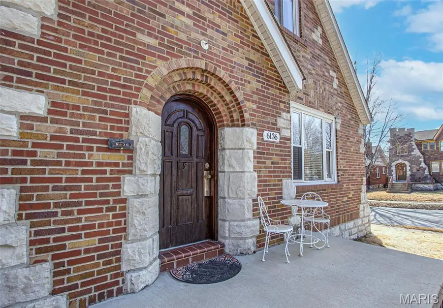 6136 Adkins Avenue, Saint Louis, MO 63116 - #2