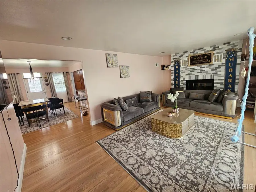 805 Westair Drive, Saint Louis, MO 63125 - #3