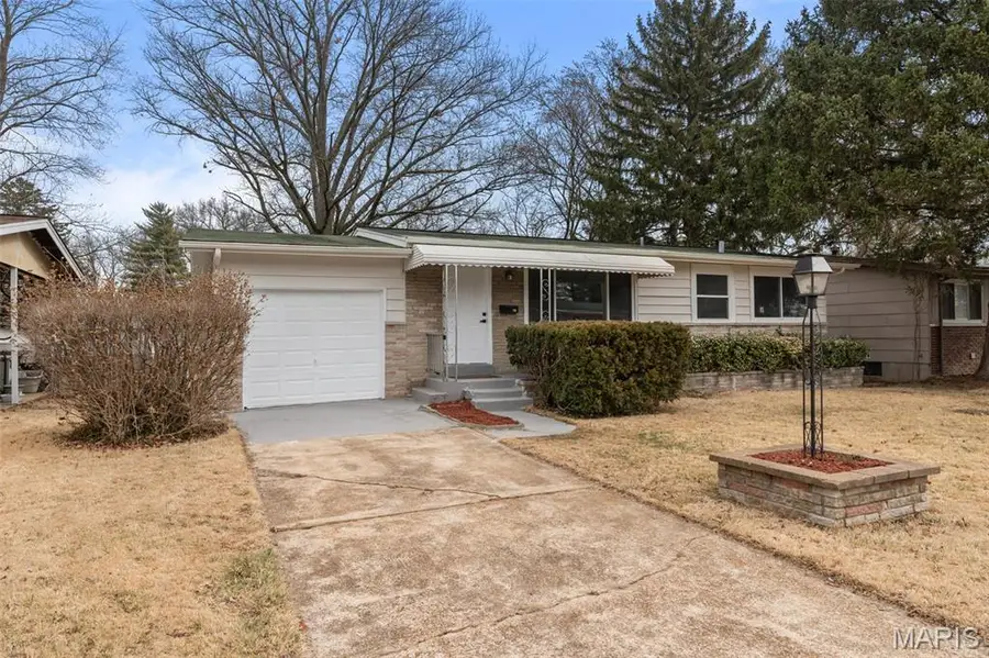 725 Hazelvalley Drive, Hazelwood, MO 63042 - #2