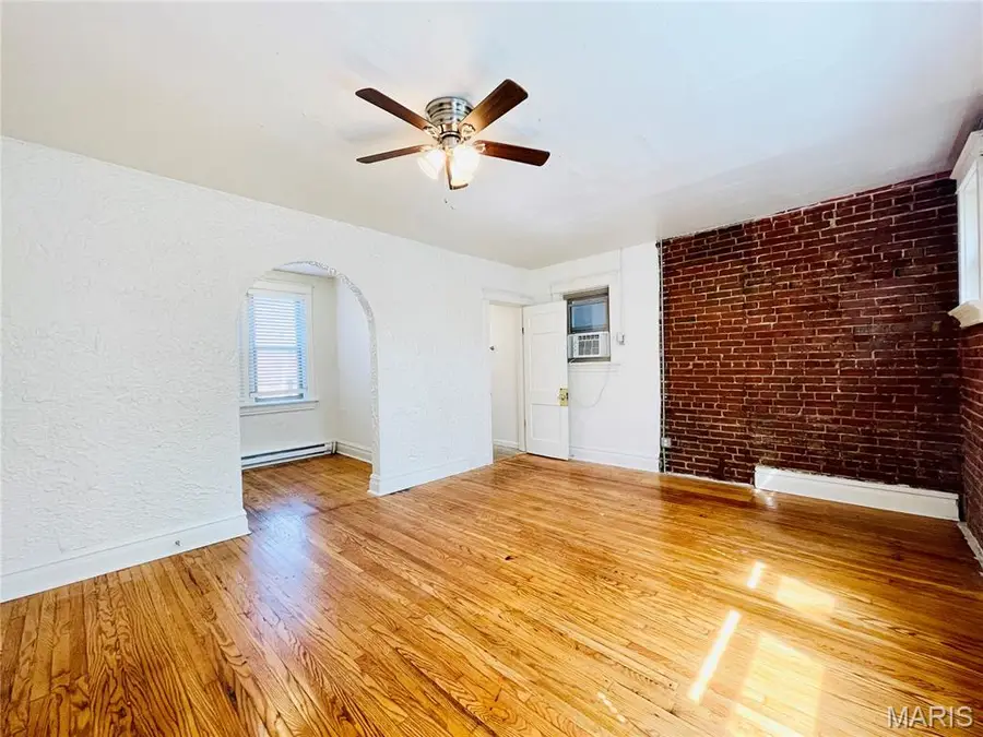 4103 Hartford Street, Saint Louis, MO 63116 - #2