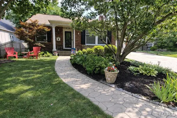 534 E Jefferson Avenue, Kirkwood, MO 63122