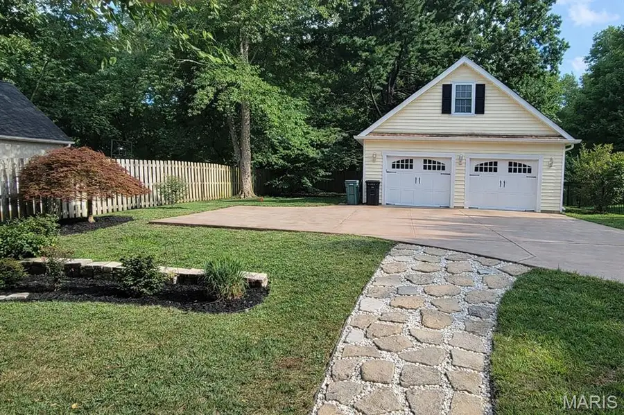 534 E Jefferson Avenue, Kirkwood, MO 63122 - #2