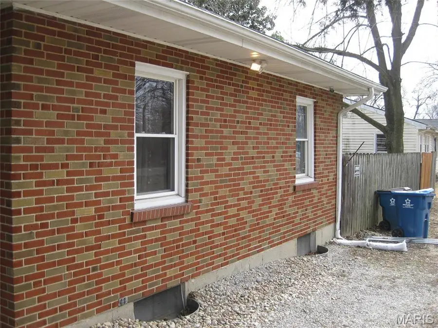 1366 Trampe Avenue, Saint Louis, MO 63138 - #3