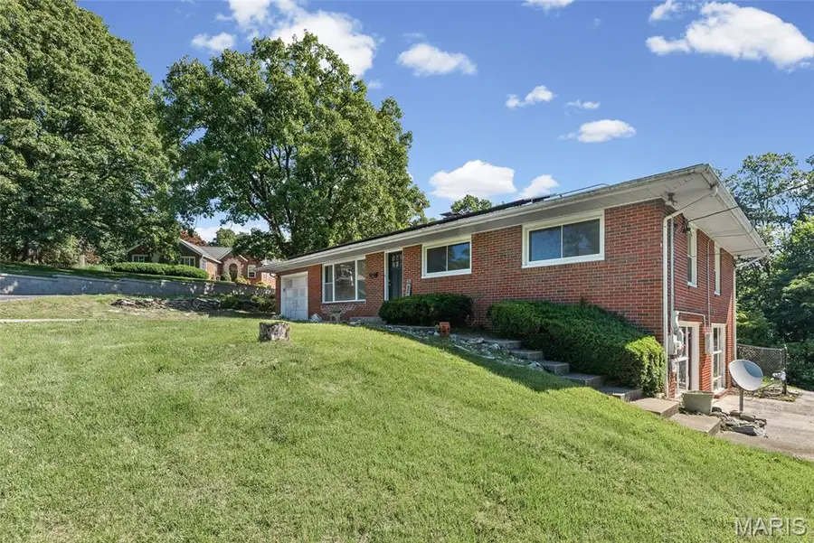2303 Fairview Drive, Alton, IL 62002 - #3
