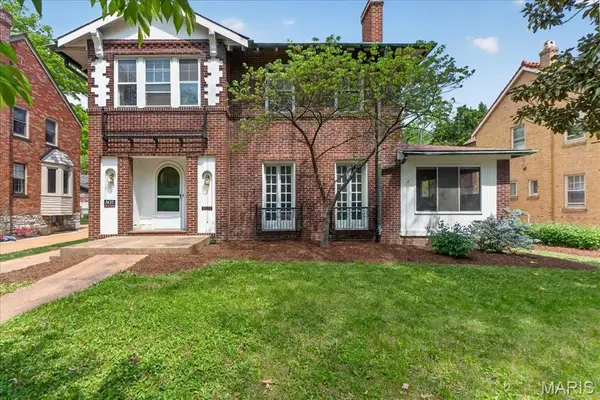 7437 Somerset Avenue, Clayton, MO 63105