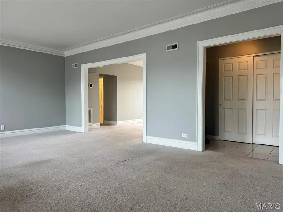 5510 Waterman Boulevard #201, Saint Louis, MO 63112 - #3