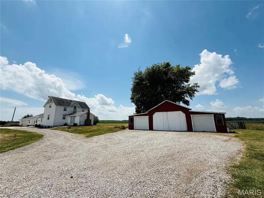 5599 County Highway 21, Nashville, IL 62263 - #3