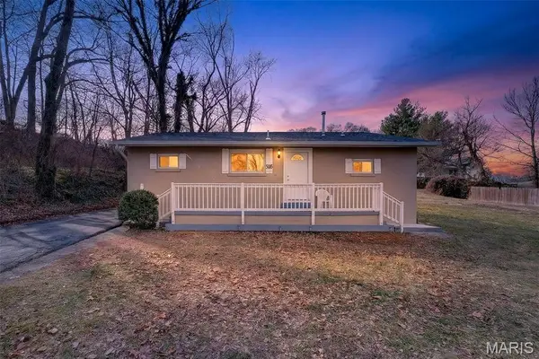 202 2nd Street, Winfield, MO 63389