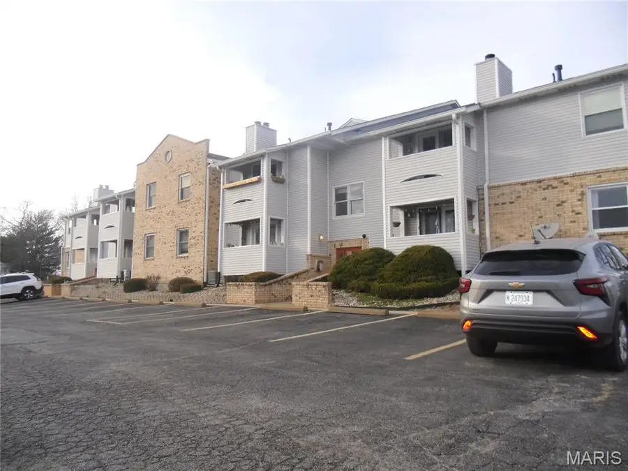 2574 Parkview Drive #4, Granite City, IL 62040 - #2