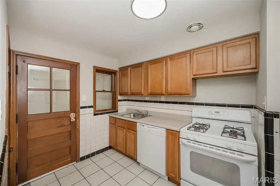 1232 Forest Home Drive, Bellefontaine Neighbors, MO 63137 - #3