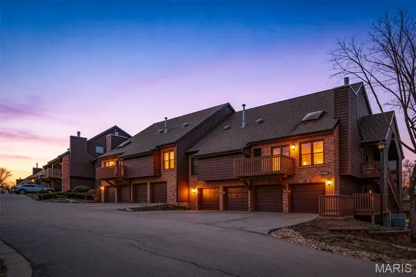 5162 Hollow Wood Court #B, St Louis, MO 63128